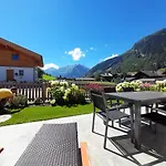 Hochalmbahnen 1-04, Alpenkrokus, Nahe Gondel, Hunde Willkommen Dağ evi
